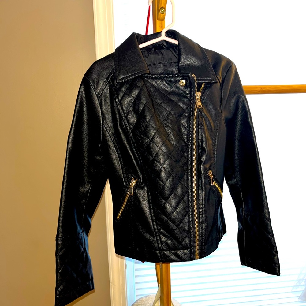 Kids (girls) size 5t - like new worn a couple of times